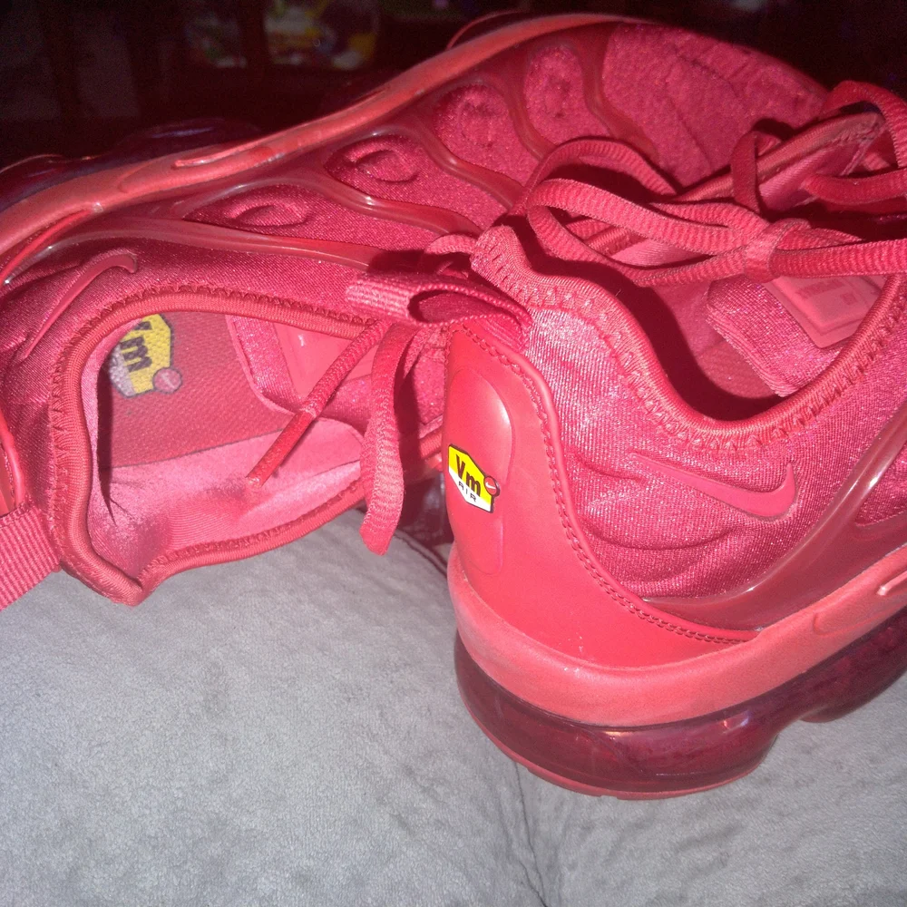 Nike VaporMax Plus in Red